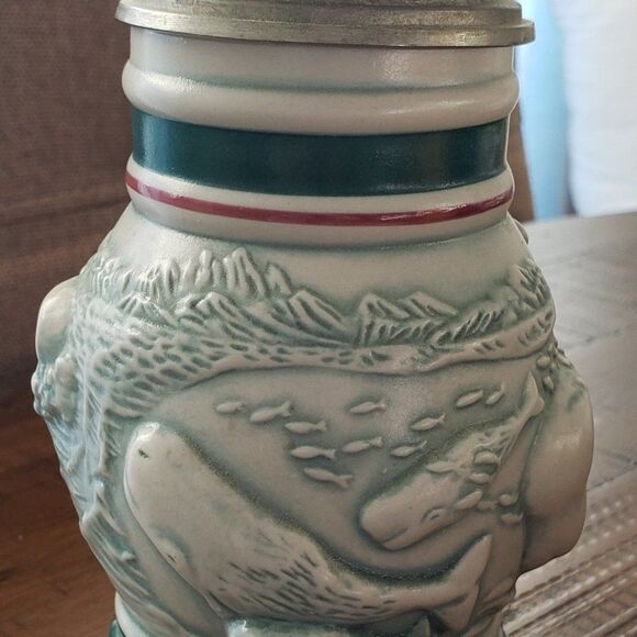 Avon Vintage 1992 Endangered Species Sperm Whale Mini Stein - Picture 3 of 8